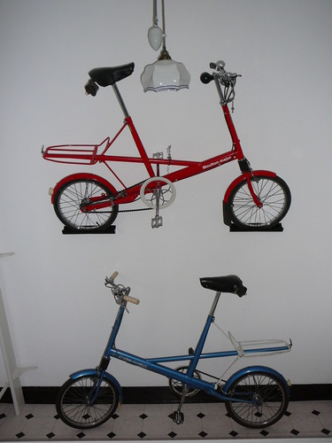 Trois vélos empilés sans souci