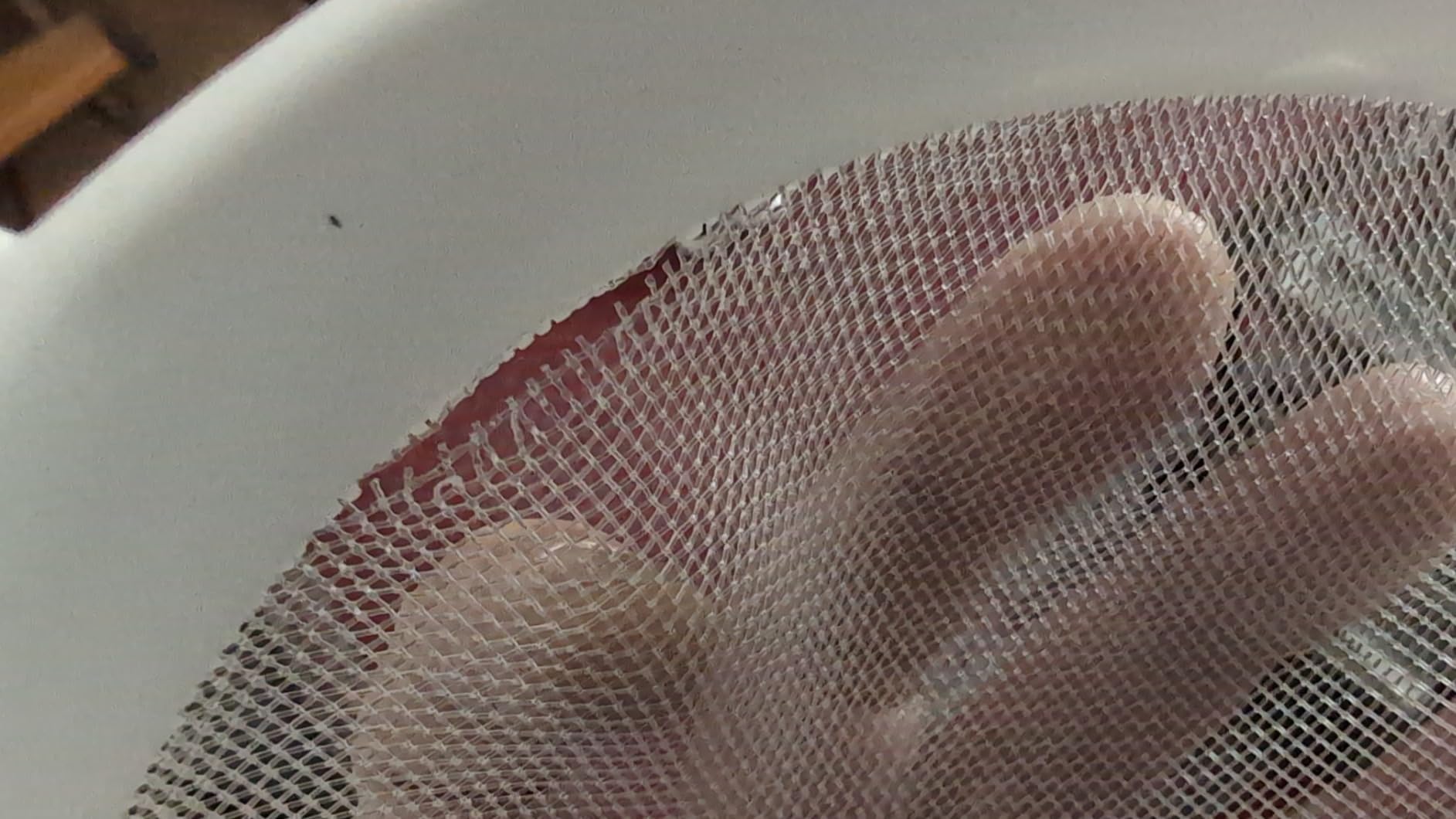 Maille trop lâche pour le thé