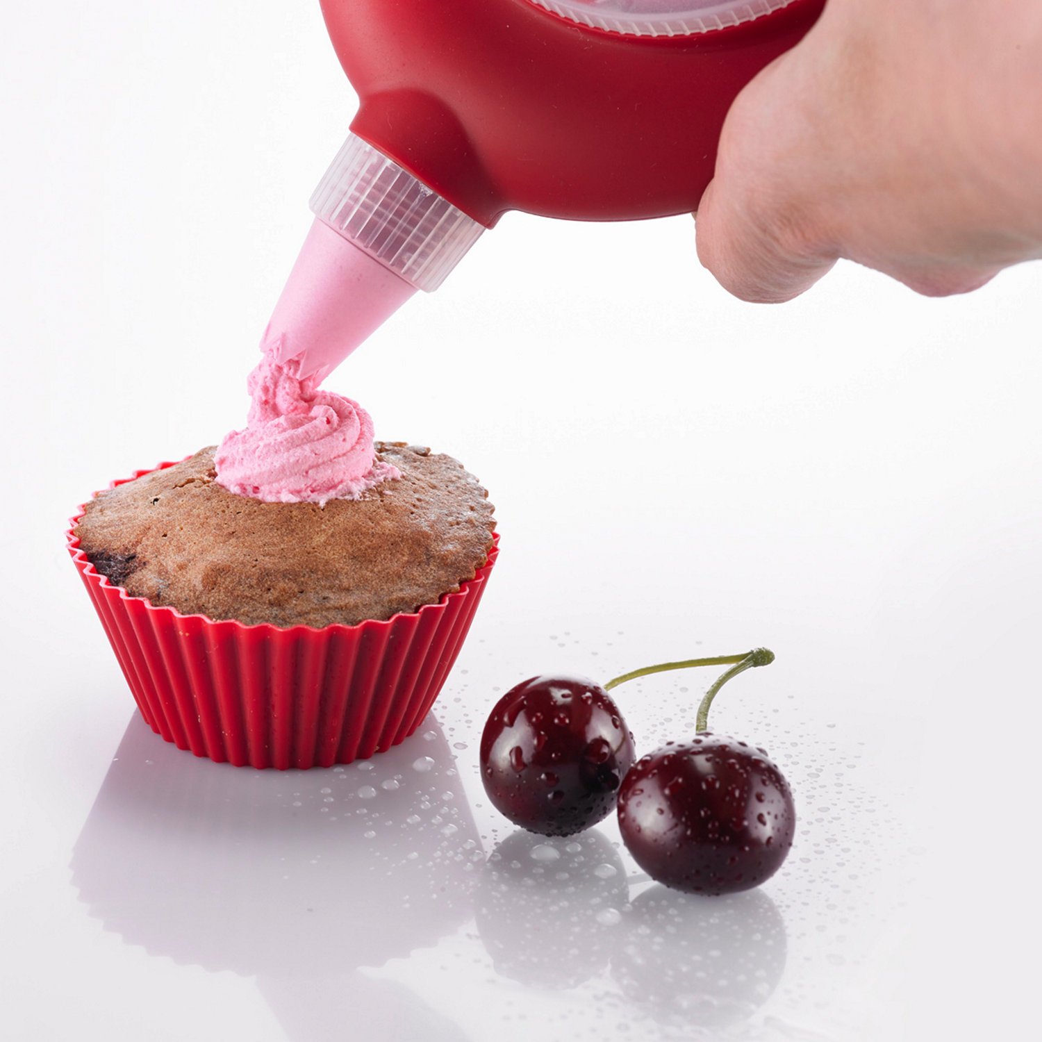 westmark-31122280-flacon-d-corer-en-silicone-blanc-rouge-avec-6-douilles-set-de- image 3
